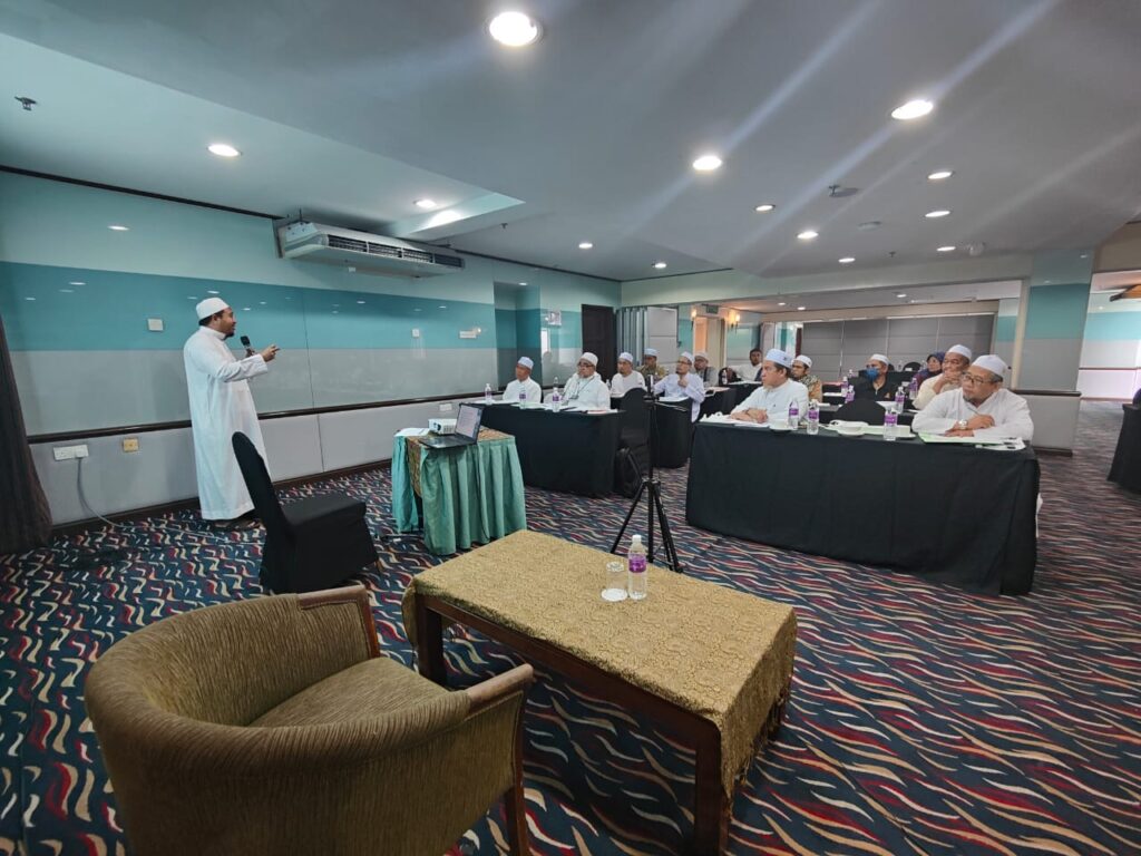 sesi penerangan oleh Mudir An-Noer, Ustaz Hafiz